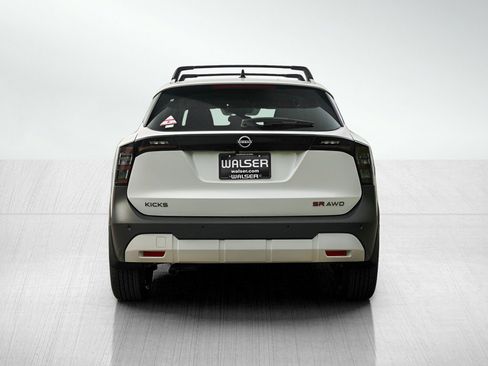 New 2026 Nissan Kicks SR w/ Cold Weather Package image 5