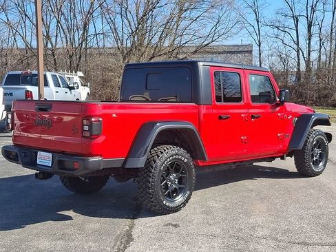 Used 2024 Jeep Gladiator Overland AWD/4WD image 6
