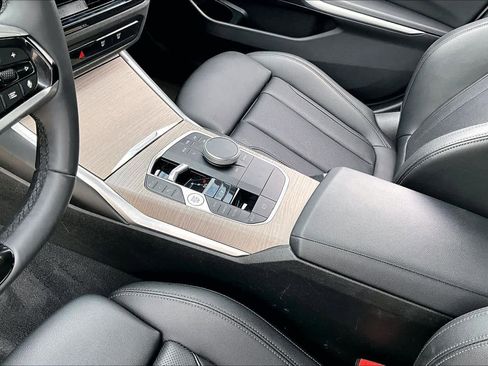 Used 2025 BMW 330i Sedan image 14