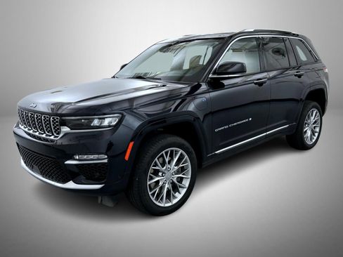 Certified 2022 Jeep Grand Cherokee Summit w/ Advanced Protech Group IV AWD/4WD image 1