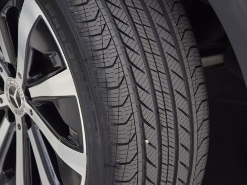 Used 2022 Mercedes-Benz GLB 250 image 32