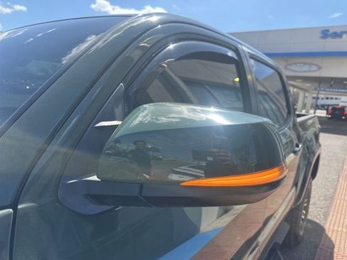 Used 2022 Toyota Tacoma TRD Sport image 14