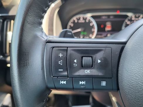 Used 2025 Nissan Pathfinder SV FWD image 22