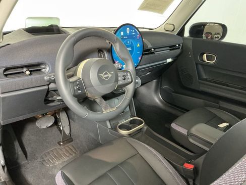 Certified 2025 MINI Cooper S image 23