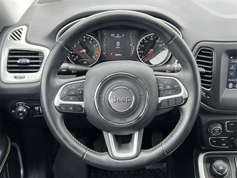 Used 2019 Jeep Compass Latitude image 15