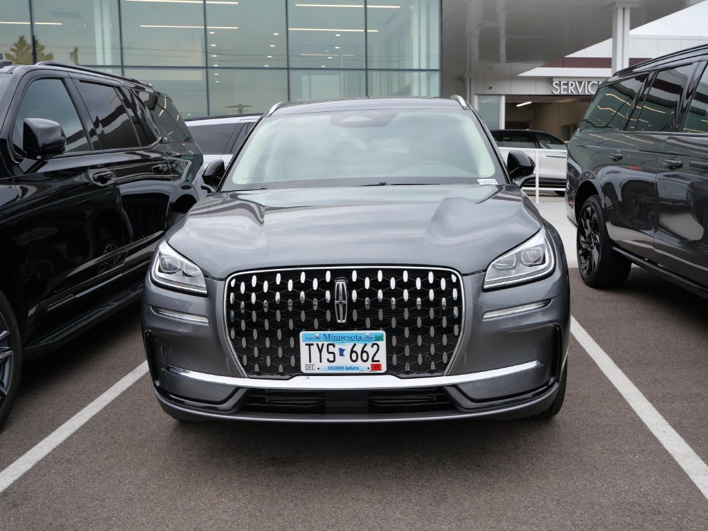 Used 2024 Lincoln Corsair Reserve w/ Equipment Group 201A FWD image 2