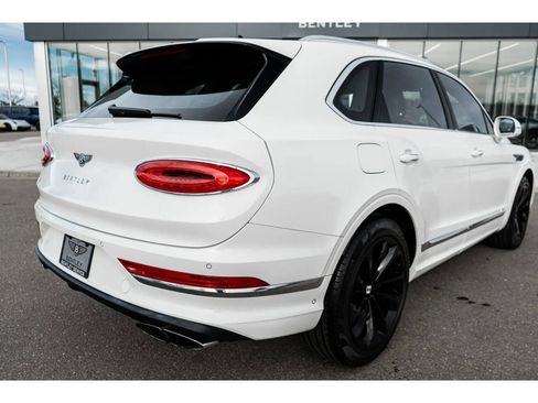 Certified 2022 Bentley Bentayga image 13