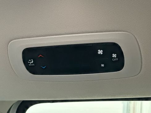 Used 2023 Chrysler Voyager LX FWD image 30