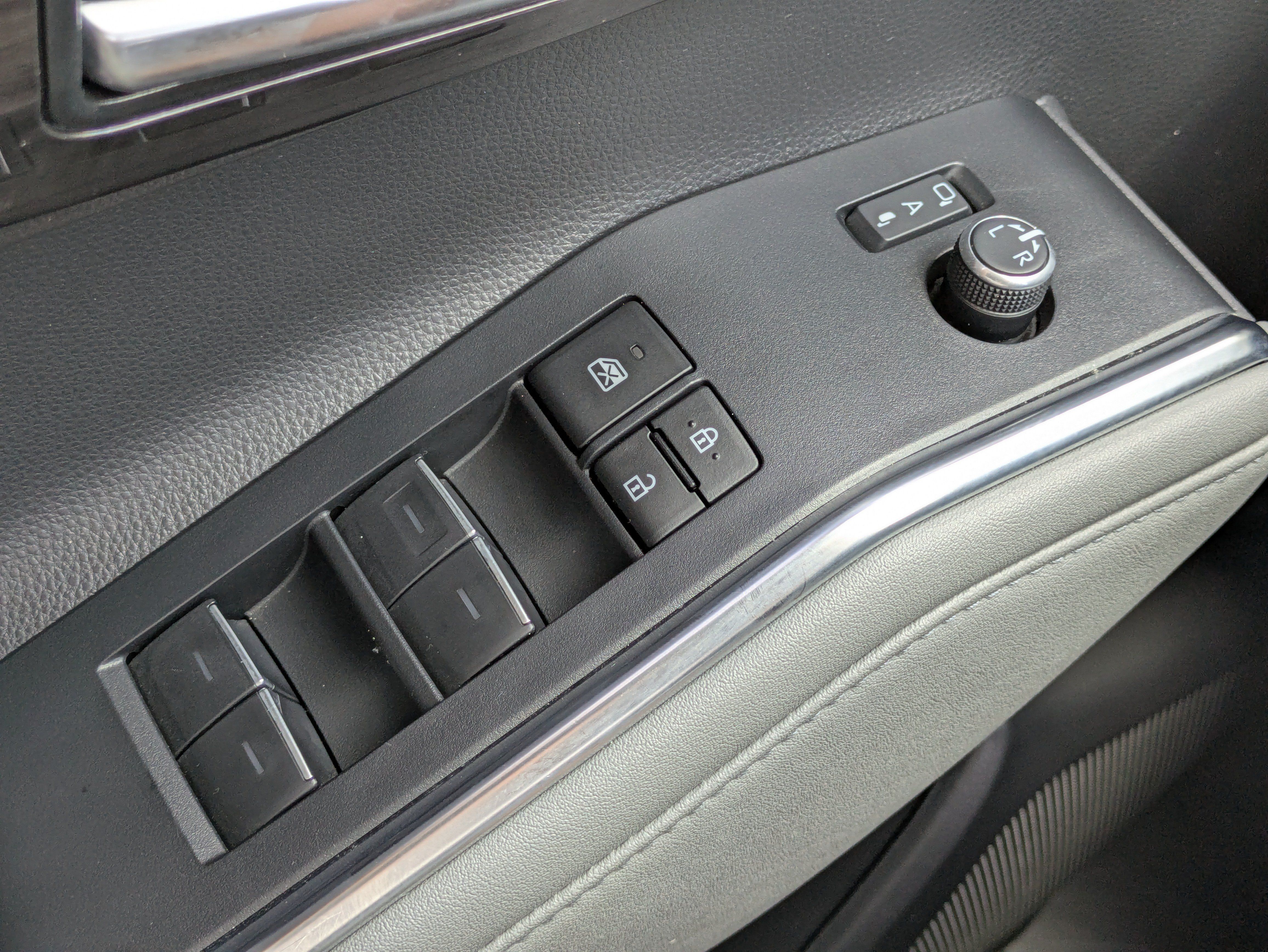 Used 2023 Toyota Highlander Platinum FWD image 19