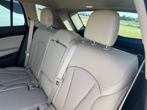 Used 2018 Buick Envision Essence w/ LPO, Cargo Package FWD image 8