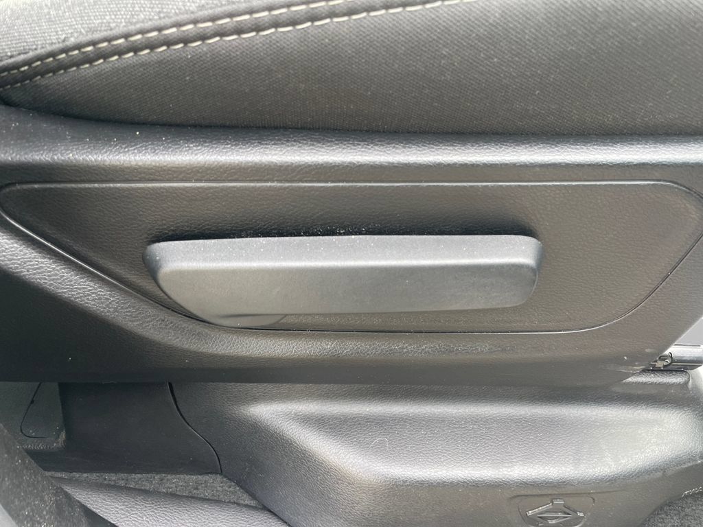 Used 2023 RAM 1500 Big Horn AWD/4WD image 12