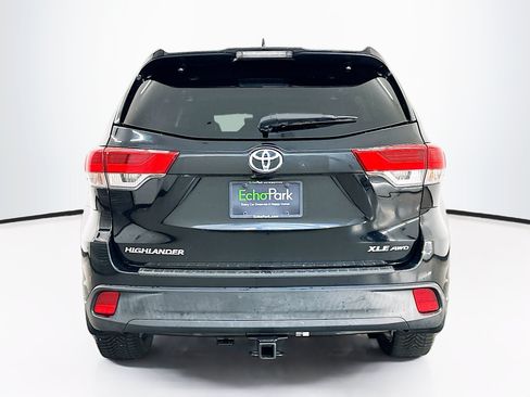 Used 2017 Toyota Highlander XLE w/ Protection Package #3 AWD/4WD image 7