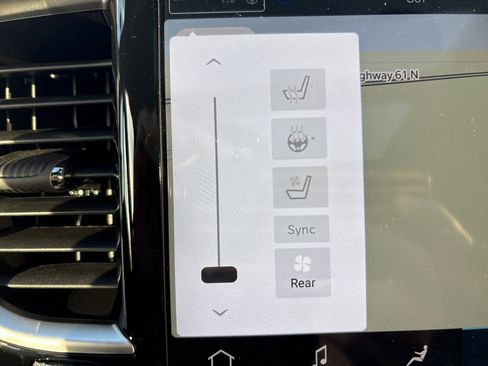 New 2026 Chrysler Pacifica Limited w/ Uconnect Theater Family Group image 25