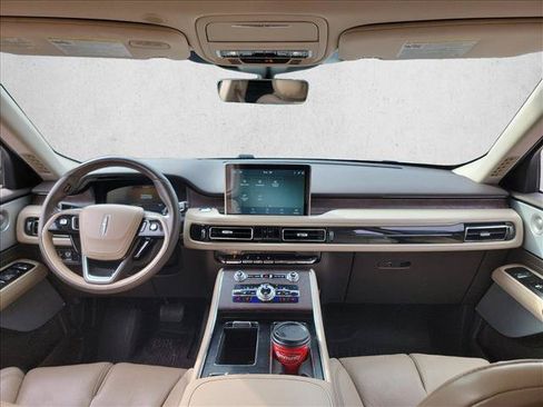 Used 2020 Lincoln Aviator Reserve w/ Equipment Group 202A AWD/4WD image 18