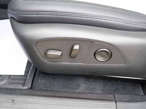 New 2026 Chevrolet Equinox EV LT image 12