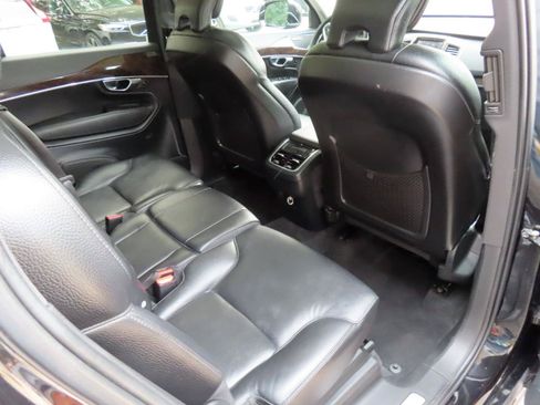Used 2019 Volvo XC90 T6 Momentum w/ Advanced Package AWD/4WD image 16