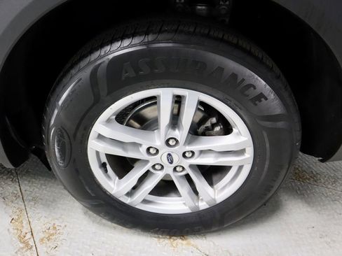 Certified 2023 Ford Explorer XLT w/ Equipment Group 202A image 19