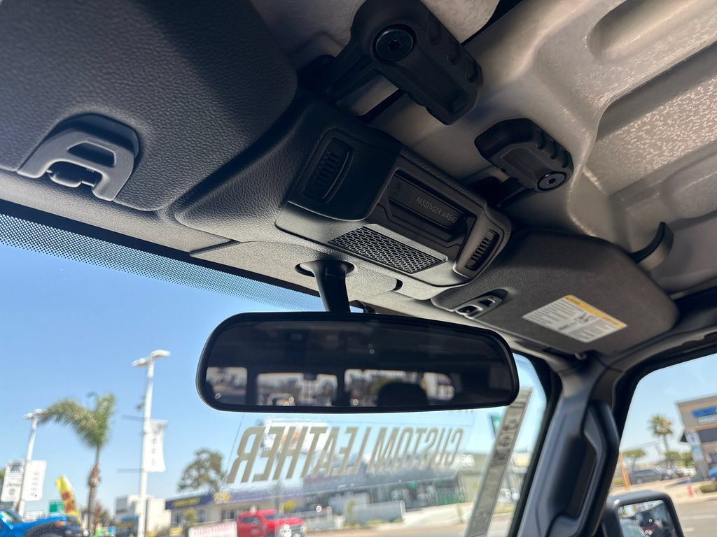 New 2025 Jeep Gladiator Sport AWD/4WD image 30
