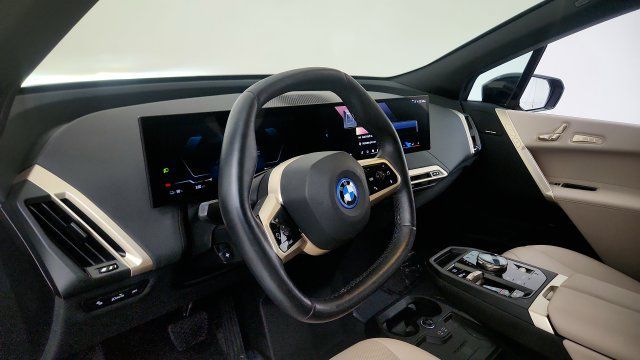 Used 2024 BMW iX xDrive50 w/ Premium Package AWD/4WD image 46