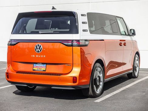 New 2025 Volkswagen ID. Buzz Pro S Plus image 4