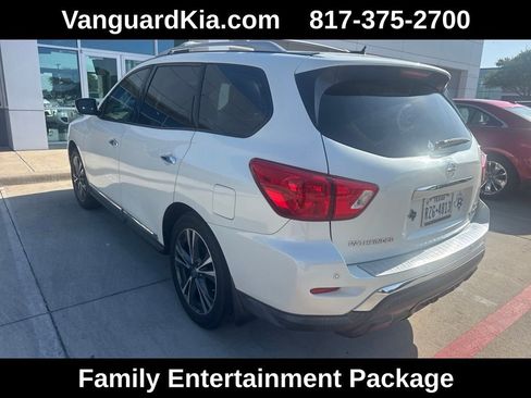 Used 2017 Nissan Pathfinder Platinum w/ Family Entertainment Package AWD/4WD image 2