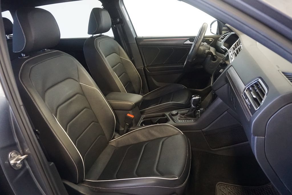 Used 2022 Volkswagen Tiguan SEL R-Line AWD/4WD image 24