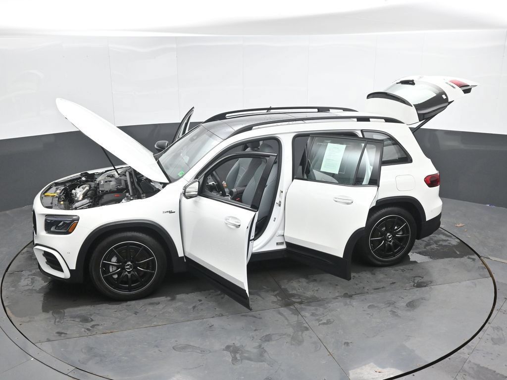 Used 2025 Mercedes-Benz GLB 35 AMG 4MATIC image 54
