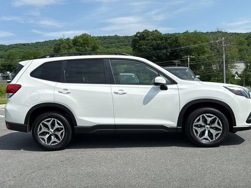 Certified 2023 Subaru Forester Premium AWD/4WD image 5