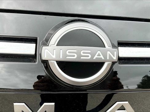 New 2025 Nissan Armada SL w/ Captain's Chari Seat Package image 8