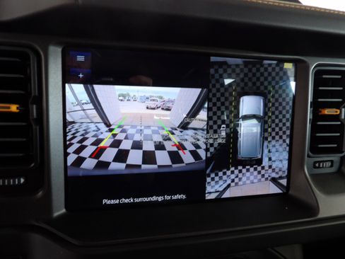 New 2024 Ford Bronco Badlands image 24