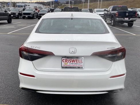 Used 2025 Honda Civic Sport image 4