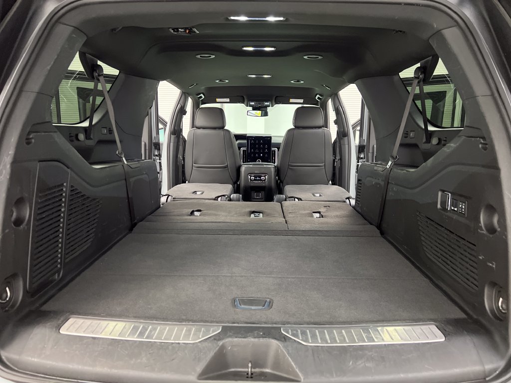 Used 2025 GMC Yukon XL Denali RWD image 43