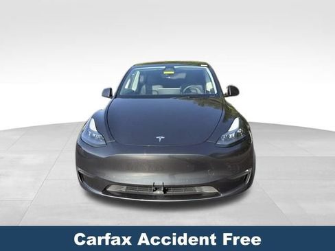 Used 2024 Tesla Model Y Long Range AWD/4WD image 2