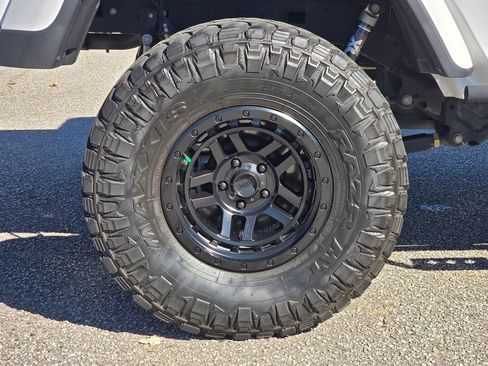 Used 2021 Jeep Gladiator Rubicon image 12