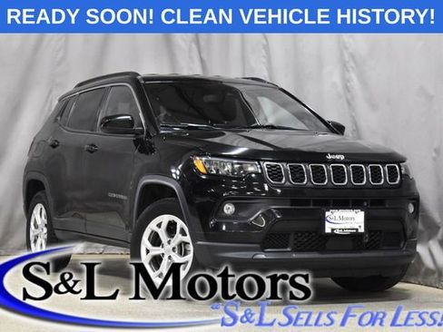Used 2024 Jeep Compass Latitude image 1