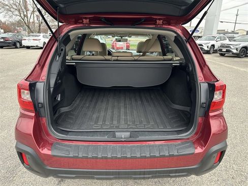Used 2019 Subaru Outback 2.5i Limited w/ Popular Package #2 image 16