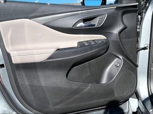 Used 2025 Buick Envista Avenir FWD image 17