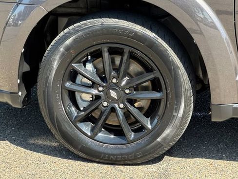 Used 2019 Dodge Journey SE w/ Blacktop Package FWD image 45
