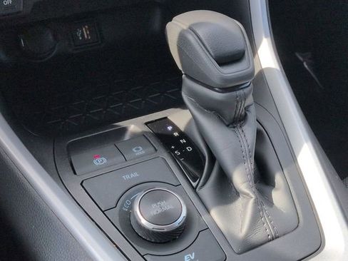 Certified 2025 Toyota RAV4 LE AWD/4WD image 20