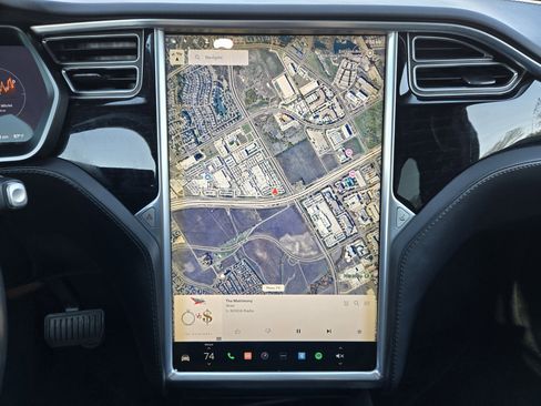 Used 2017 Tesla Model X 75D image 21