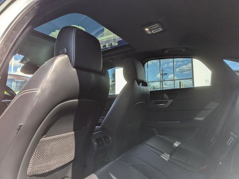Used 2016 Jaguar XF R-Sport AWD/4WD image 41