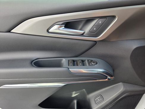 New 2027 Chevrolet Traverse LT w/ Sun and Wheel Package FWD image 13