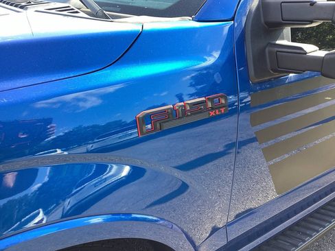 Used 2018 Ford F150 XLT w/ Equipment Group 302A Luxury AWD/4WD image 4