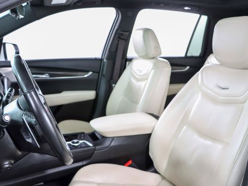 Used 2023 Cadillac XT6 Sport w/ Technology Package image 26