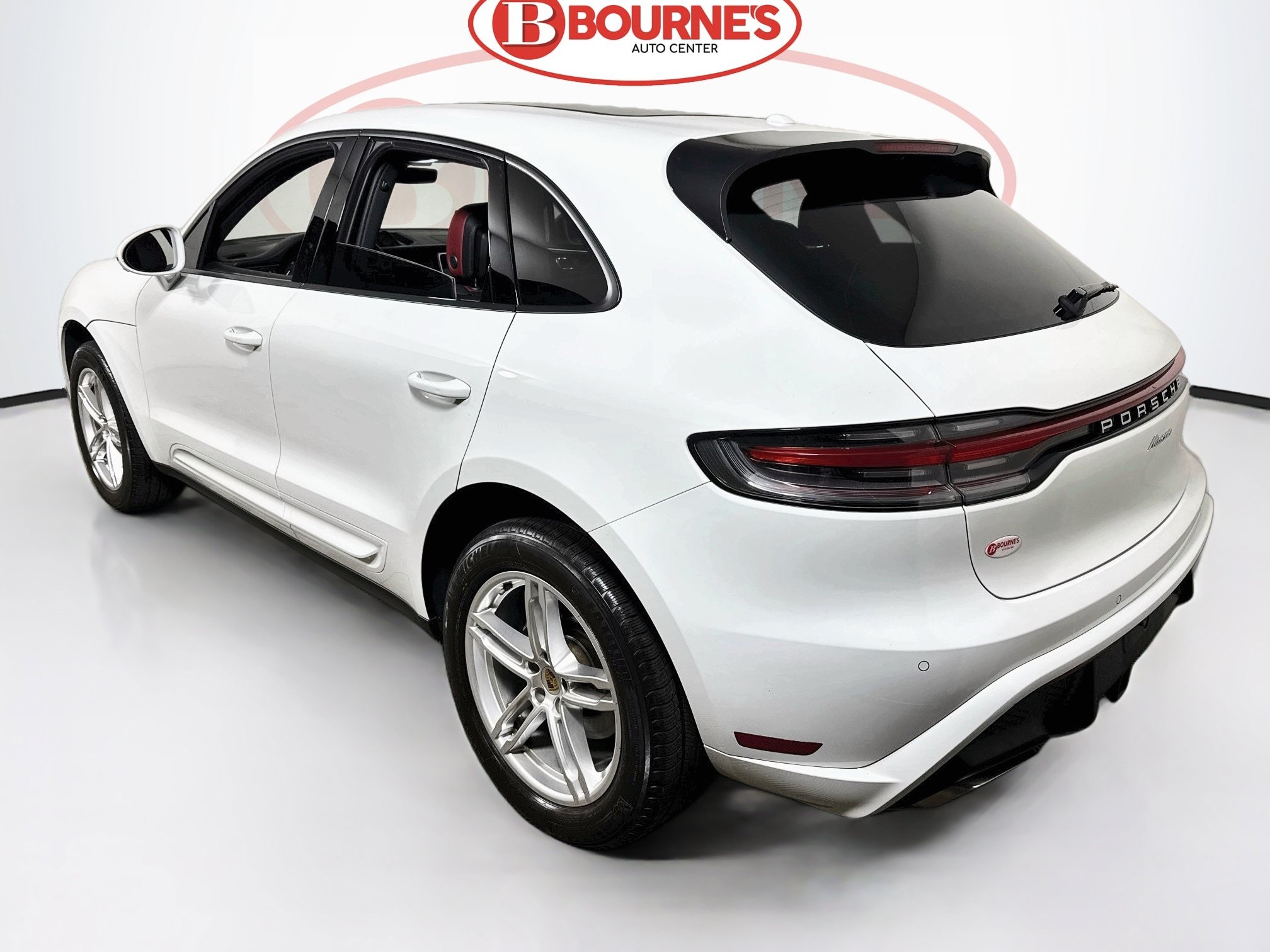 Used 2023 Porsche Macan AWD/4WD image 10