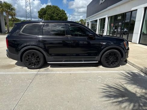 Certified 2022 Kia Telluride SX w/ SX Prestige Package AWD/4WD image 4