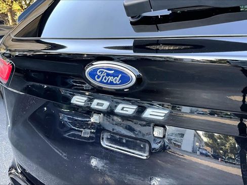 Used 2023 Ford Edge ST image 32