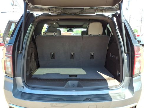 Used 2022 Chevrolet Tahoe LT w/ Luxury Package AWD/4WD image 12