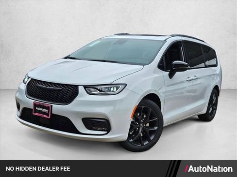 New 2026 Chrysler Pacifica Limited w/ S Appearance Package FWD image 1