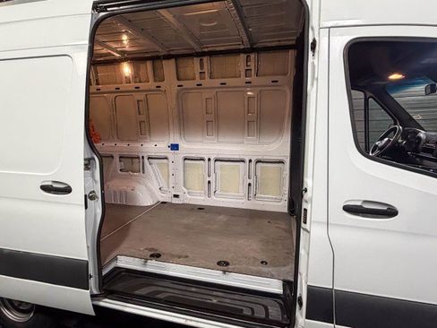 Used 2021 Mercedes-Benz Sprinter 3500 image 14